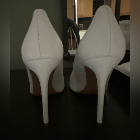 Lita by Ciara Solid Point Toe Pumps in White - Picture 7 of 10